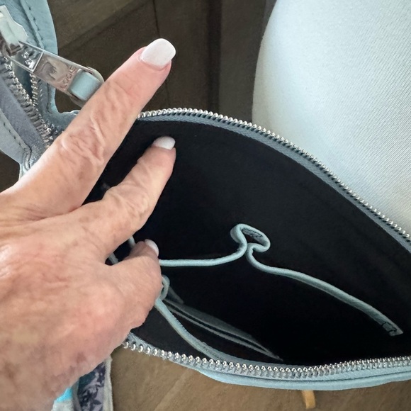 Lodis NWOT Blue Crossbody Bag with Structured Design - Picture 5 of 7